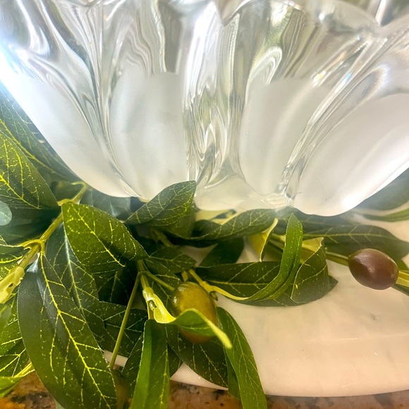 Beautiful Decor Walther glass “Sylvia” satin glass bowl. EUC - Picture 4 of 5